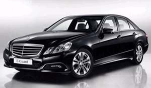 奔跑E级采用聚碳酸酯(PC)玻璃防弹后果好